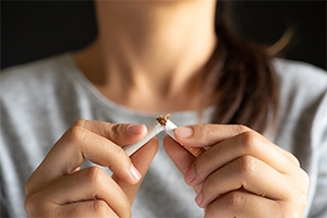 The Risks of Smoking Before Knee Replacement
